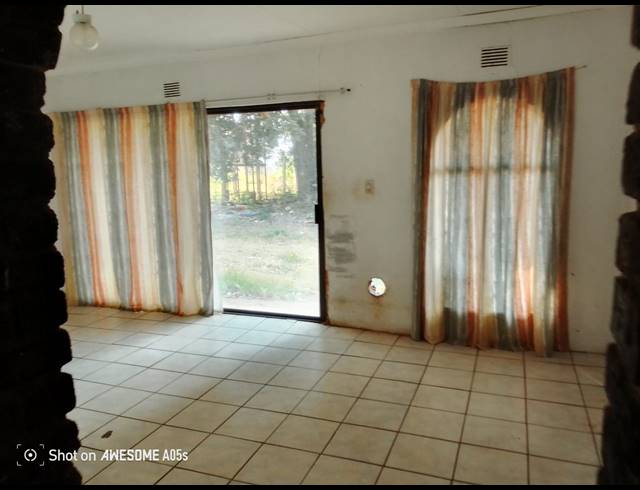4 BEDROOM FREEHOLD FOR SALE IN ELOFF